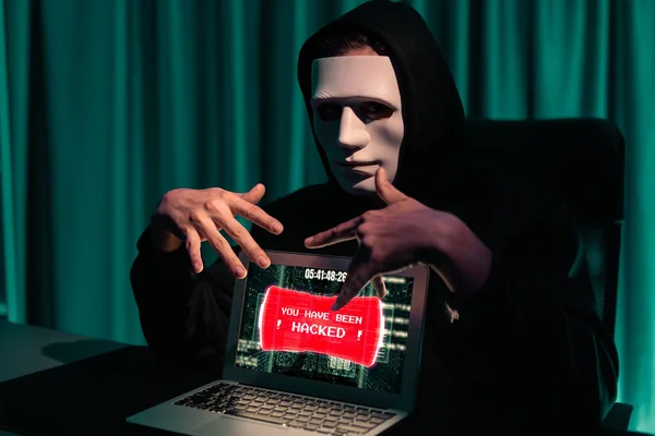 Máscara Anónima Criminal Éxito Haciendo Cifrado Contraseña Mediante Programación Hackear — Foto de Stock
