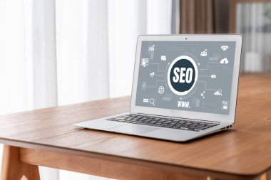Model e-ticaret için SEO arama motoru optimizasyonu ve bilgisayar ekranında gösterilen çevrimiçi perakende işi