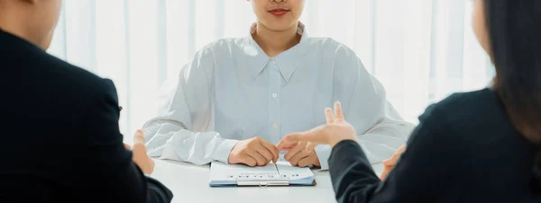 Corporate Recruiter Interview Job Applicant Discuss Career Goal Assess Resume — Stock Photo, Image