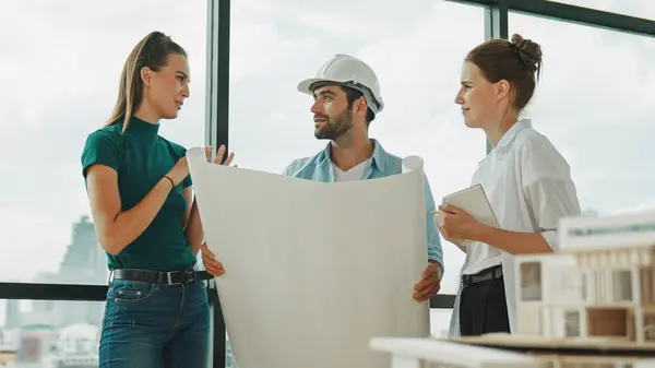 Professional Architect Engineer Team Talking Sharing Brainstorming Design While Manager — Stock Photo, Image