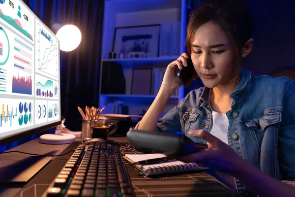 Young Beautiful Asian Creative Woman Calling Phone Customer Coworker Informing — Stock Photo, Image