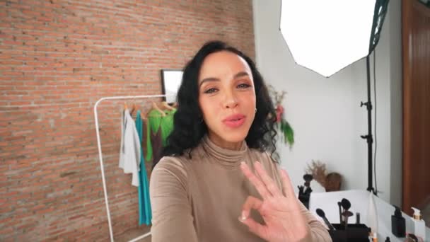 Woman Influencer Shoot Live Streaming Vlog Video Review Makeup Crucial — Stock Video