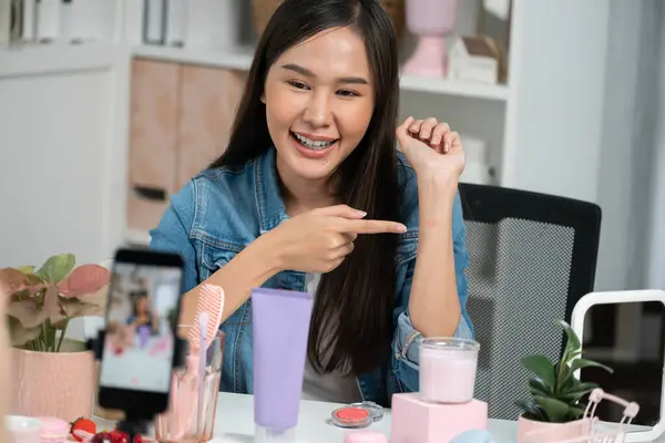Young Beautiful Asian Showing Cosmetic Makeup Lipstick Matte Pastel Color — Stock Photo, Image