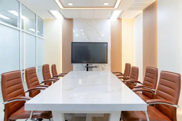 Moderno Interior Sala Reuniões Com Televisão Para Trabalho Remoto Moderna — Fotografia de Stock