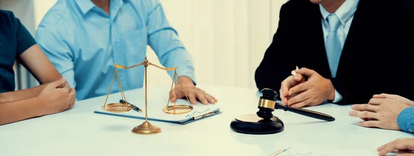 Lawyer Acting Mediator Broke Compromise Two Parties Resolve Business Dispute — Stock Photo, Image