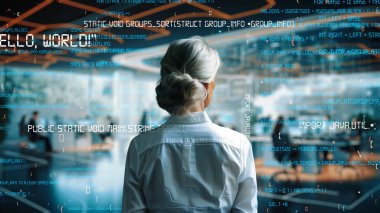 Üst düzey kadın programcı yapay zeka güdümlü pazarlama çözümleri için LISP Açık Robot Hologramı aracılığıyla yazılım analiz ediliyor.