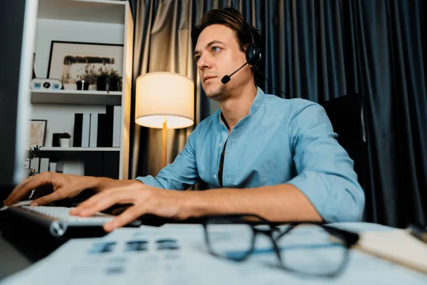 Call Center Consulting Customers Headphones Monitor Business Paragraph Typing Dynamic — Stock Photo, Image