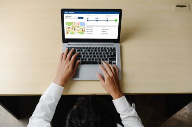 Ürün nakliyesi ve teslimatı için e-ticaret ve mod çevrimiçi iş izleme sistemi