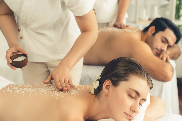 Blissful Couple Customer Having Exfoliation Treatment Luxury Spa Salon Warmth — Stock Photo, Image