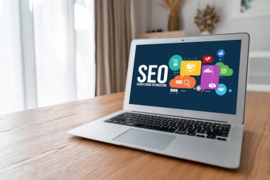 Model e-ticaret için SEO arama motoru optimizasyonu ve bilgisayar ekranında gösterilen çevrimiçi perakende işi
