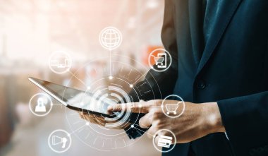 Çevrimiçi perakende sektörünün Omni kanal teknolojisi. Sosyal medya platformunda çok kanallı pazarlama internet ödeme kanalı, çevrimiçi perakende alışveriş ve her türlü dijital uygulama hizmeti sunmaktadır. uds