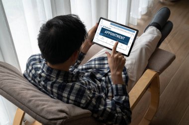 İnternet sitesindeki modish regrition için çevrimiçi aplikasyon rezervasyon takvimi