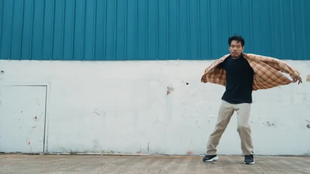 Hispanic Funny Choreographer Dancing Hip Hop Style Young Happy Break — Stock Video