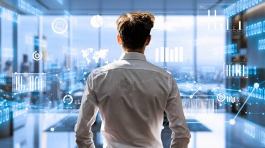 Finansal danışman veya tüccar BI ticari istihbarat veri tablosu ve grafik gösterge paneli ile çalışarak pazarlama stratejisi araştırması için karar veriyor..