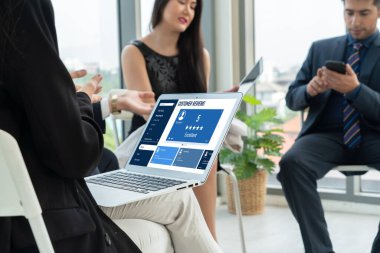 Şirket işleri için mod bilgisayar yazılımının müşteri deneyimi ve gözden geçirme analizi