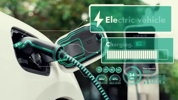 Aufladen Von Elektroautos Mit Digitaler Batteriestatus Hologramm Anzeige Durch Futuristisches — Stockvideo