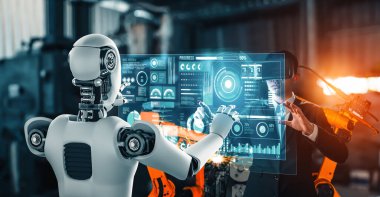 XAI Mekanize Endüstri Robotu ve insan işçileri gelecekteki fabrikada birlikte çalışıyorlar. Sanayi devrimi ve otomasyon üretim süreci için yapay zeka kavramı.