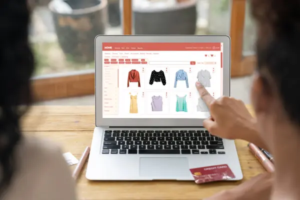 Donna Shopping Online Internet Marketplace Navigazione Vendita Articoli Stile Vita — Foto Stock