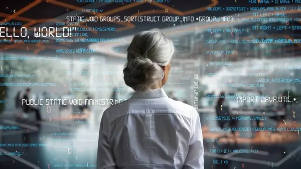 Üst düzey kadın programcı yapay zeka güdümlü pazarlama çözümleri için LISP Açık Robot Hologramı aracılığıyla yazılım analiz ediliyor.