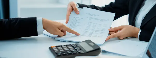 Corporate Accountant Team Use Calculator Calculate Maximize Tax Refunds Improve — Stock Photo, Image