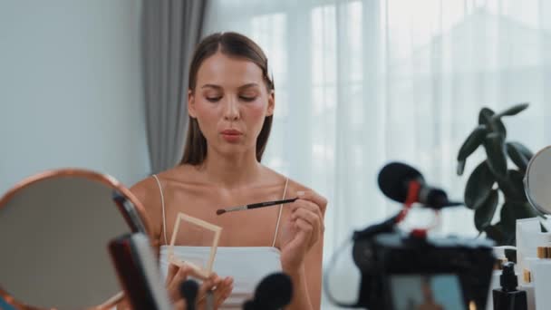 Fiatal Hogy Szépség Kozmetikai Bemutató Videó Tartalmat Közösségi Média Szépség — Stock videók
