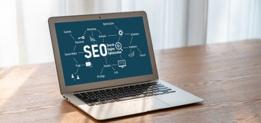 Model e-ticaret için SEO arama motoru optimizasyonu ve bilgisayar ekranında gösterilen çevrimiçi perakende işi
