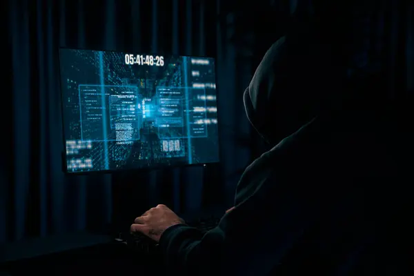Kriminální Anonymní Jako Hack Programátor Snaží Přiblížit Hlavní Databázový Server — Stock fotografie