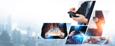 İletişim teknolojisi, akıllı bağlantı IOT ve insan ağ teknolojisi kavramı. Güvenli internet ağına ve bulut hesaplama sunucularına bağlanmak için bağlantı aygıtı kullanan insanlar