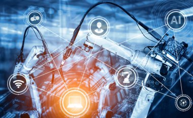 XAI Smart Endüstri 4.0 veya 4. endüstriyel devrimin otomasyon üretim sürecini ve IOT yazılımını gösteren dijital fabrika üretim teknolojisi için robot kolları.