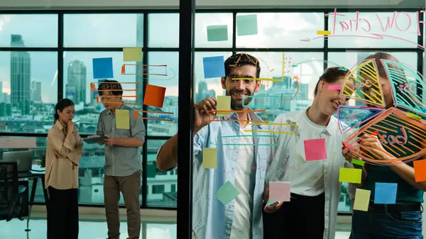 Professionelle Business Team Brainstorming Austausch Denken Idee Während Qualifizierte Männliche — Stockfoto