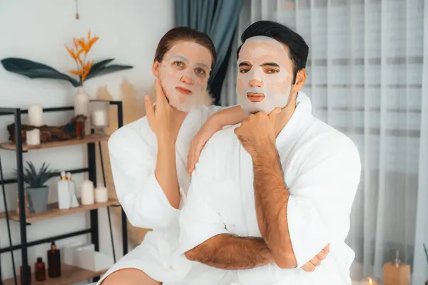 Serene Modern Daylight Ambiance Spa Salon Couple Customer Indulges Rejuvenating — Stock Photo, Image