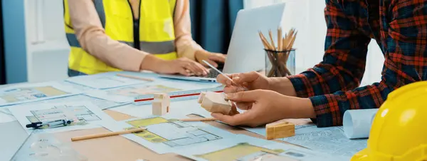 Professional Architect Engineer Collaborate Design Eco Friendly House Meeting Table — Stock Photo, Image