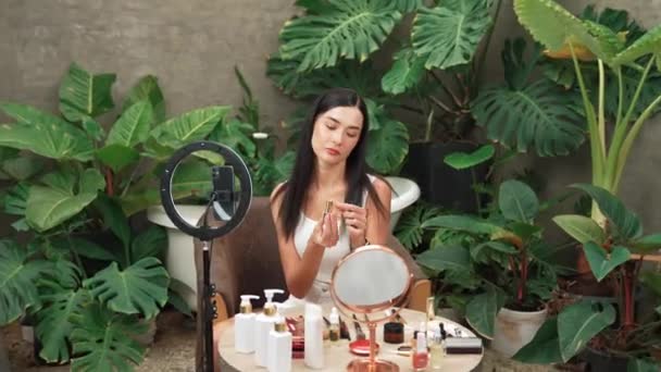 Vackra Innehåll Skapare Gör Naturlig Skönhet Och Kosmetisk Handledning Grön — Stockvideo