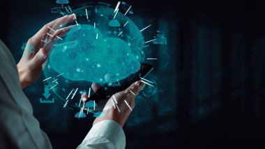 İş ağı konsepti için bulut bilgisayar teknolojisi ve çevrimiçi veri depolama. Bilgisayar, bulut veri transferi için internet sunucusuna 3 boyutlu fütüristik grafik arayüzü ile bağlanır. uds