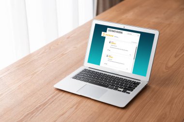 Şirket işleri için mod bilgisayar yazılımının müşteri deneyimi ve gözden geçirme analizi