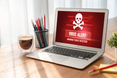 Bilgisayar ekranındaki virüs uyarısı mobil siber tehdit, hacker, bilgisayar virüsü ve kötü amaçlı yazılım tespit edildi