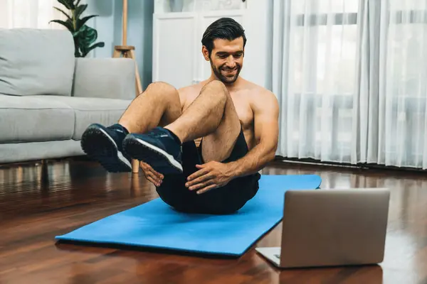 Athletic Sporty Man Doing Crunch Fitness Mat While Follow Online — Stock Photo, Image