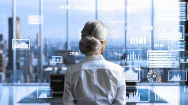 Finansal danışman veya tüccar BI ticari istihbarat veri tablosu ve grafik gösterge paneli ile çalışarak pazarlama stratejisi araştırması için karar veriyor..