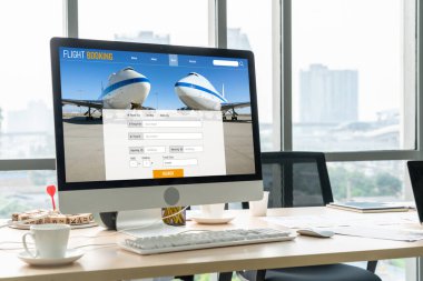 Online uçuş rezervasyon sitesi mod rezervasyon sistemi sağlar. Seyahat teknolojisi kavramı .