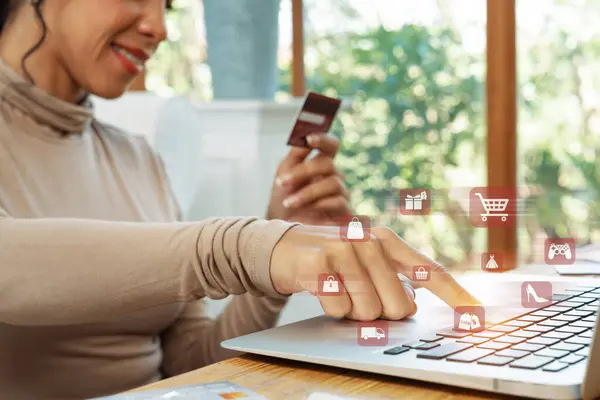 Elegant Customer Wearing Brown Shirt Holding Credit Card Choosing Online — Stock Photo, Image
