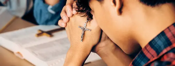 Group Christian Pray God While Holding Iron Cross Holy Bible — Stock Photo, Image