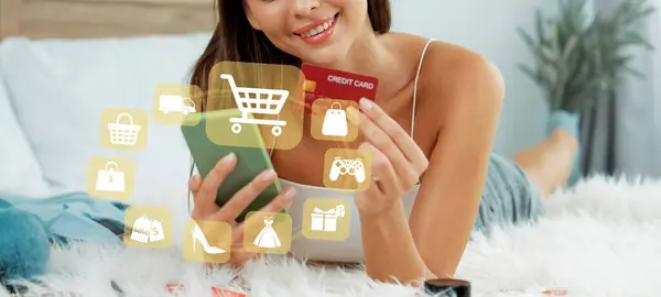 Elegant Customer Wearing White Tank Top Holding Credit Card Typing — Stock Photo, Image