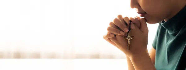 Praying Female Hand Holding Cross While Praying God Faithfully Concept — Stock Photo, Image
