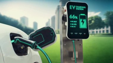 Yeşil Şehir Parkı 'ndaki ekolojik temiz enerji şarj istasyonundan gelen fütürist akıllı EV şarj aletinin şarj ettiği elektrikli araba. Alternatif enerji kullanan gelecekçi elektrikli araba. İnceleyin