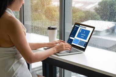 Şirket işleri için mod bilgisayar yazılımının müşteri deneyimi ve gözden geçirme analizi