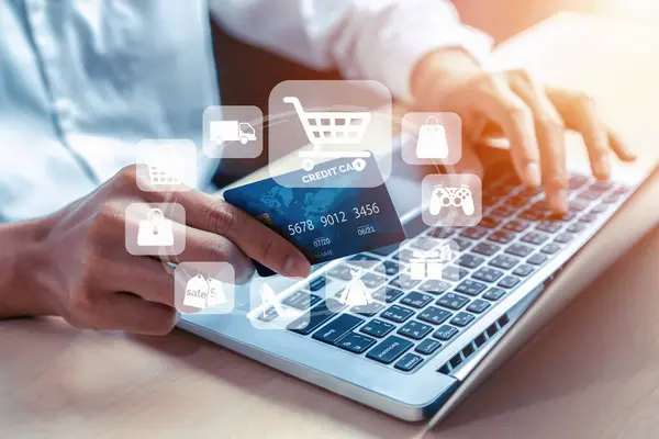 Elegant Customer Hold Credit Card Hologram Interface Choose Online Platform — Stock Photo, Image