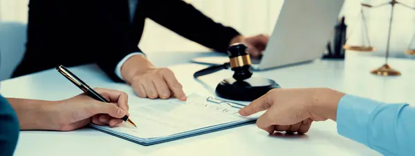 Casais Arquivo Para Divorciar Procurar Assistência Escritório Advocacia Para Dividir — Fotografia de Stock