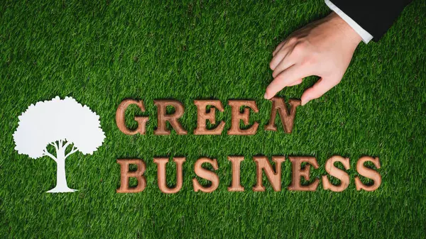 Przedsiębiorcy Układają Przesłanie Green Business Jako Koncepcję Korporacyjnego Wysiłku Rzecz — Zdjęcie stockowe