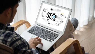 Model e-ticaret için SEO arama motoru optimizasyonu ve bilgisayar ekranında gösterilen çevrimiçi perakende işi