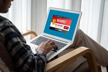Bilgisayar ekranındaki virüs uyarısı mobil siber tehdit, hacker, bilgisayar virüsü ve kötü amaçlı yazılım tespit edildi